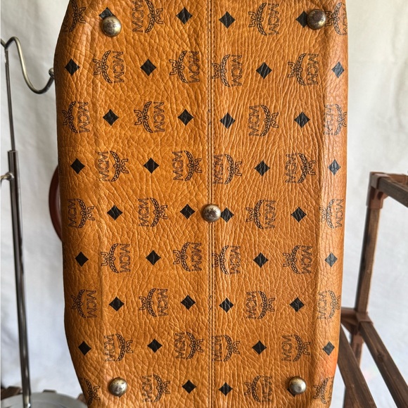 MCM Cognac Visetos Travel Boston Bag Dust bag & COA - Picture 3 of 9